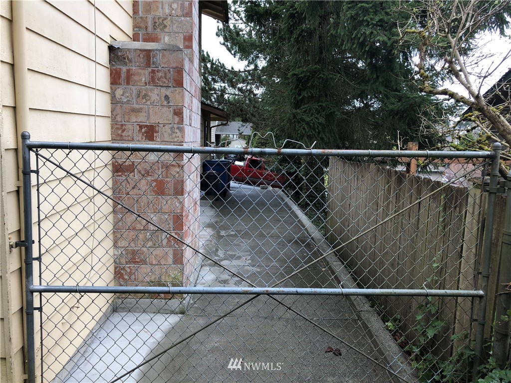 12610 Southeast 185th Place Renton, WA 98058 - Photo 23 of 26 Gallery Image 23