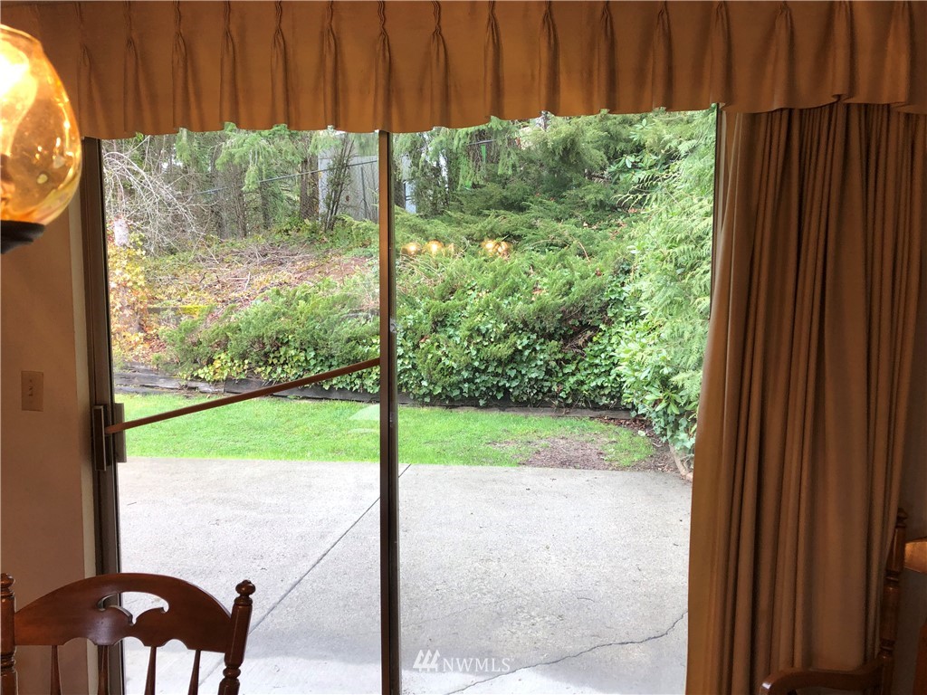 12610 Southeast 185th Place Renton, WA 98058 - Photo 6 of 26 Gallery Image 6