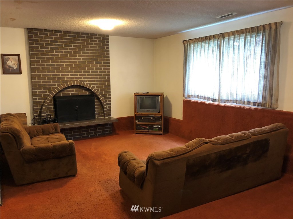 12610 Southeast 185th Place Renton, WA 98058 - Photo 10 of 26 Gallery Image 10