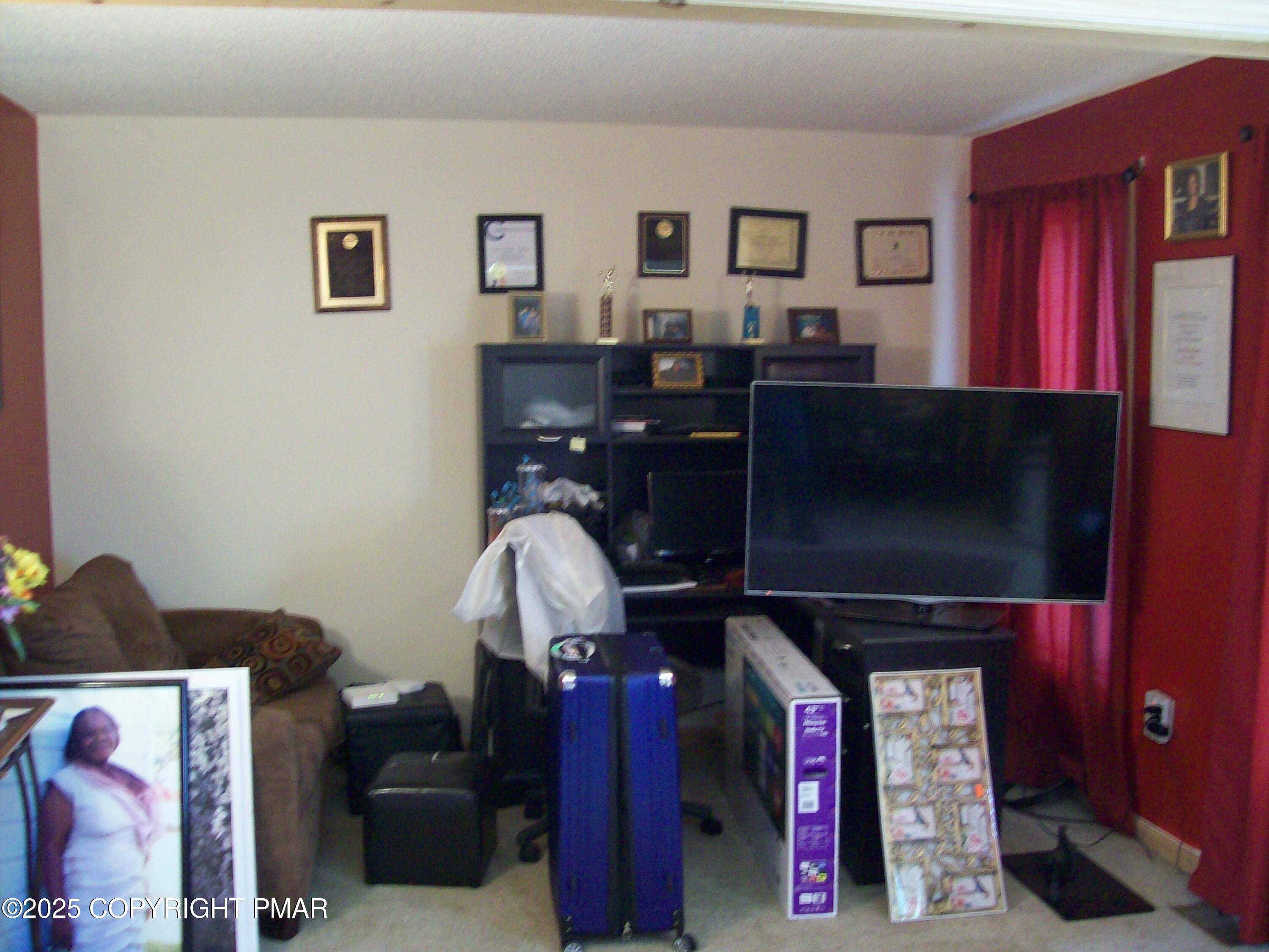 106 Bull Run Long Pond, PA 18334 - Photo 13 of 31 a living room with furniture and flat screen tv