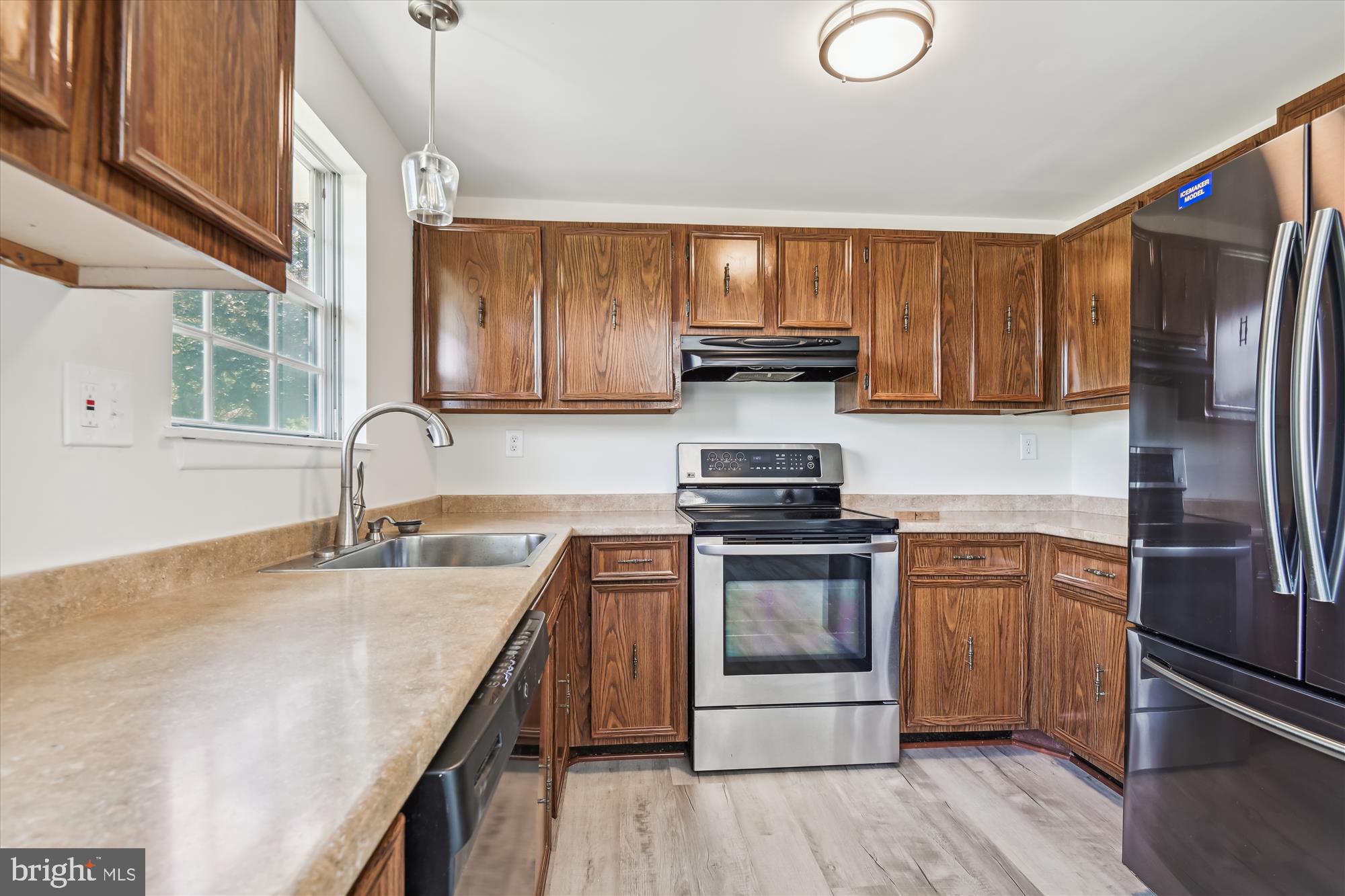 4837 Vicky Road Nottingham, MD 21236 - Photo 16 of 40 Kitchen