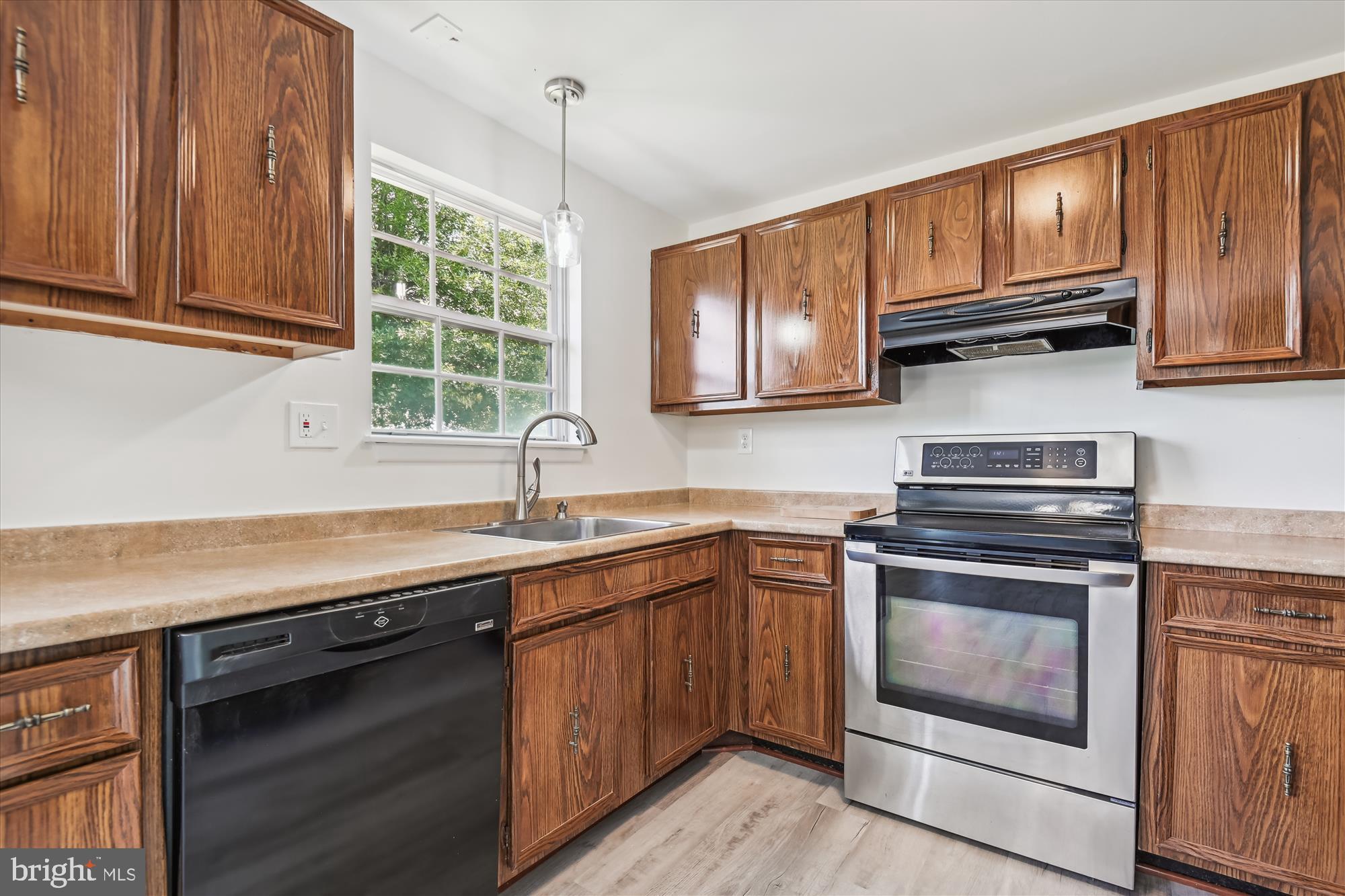 4837 Vicky Road Nottingham, MD 21236 - Photo 18 of 40 Kitchen