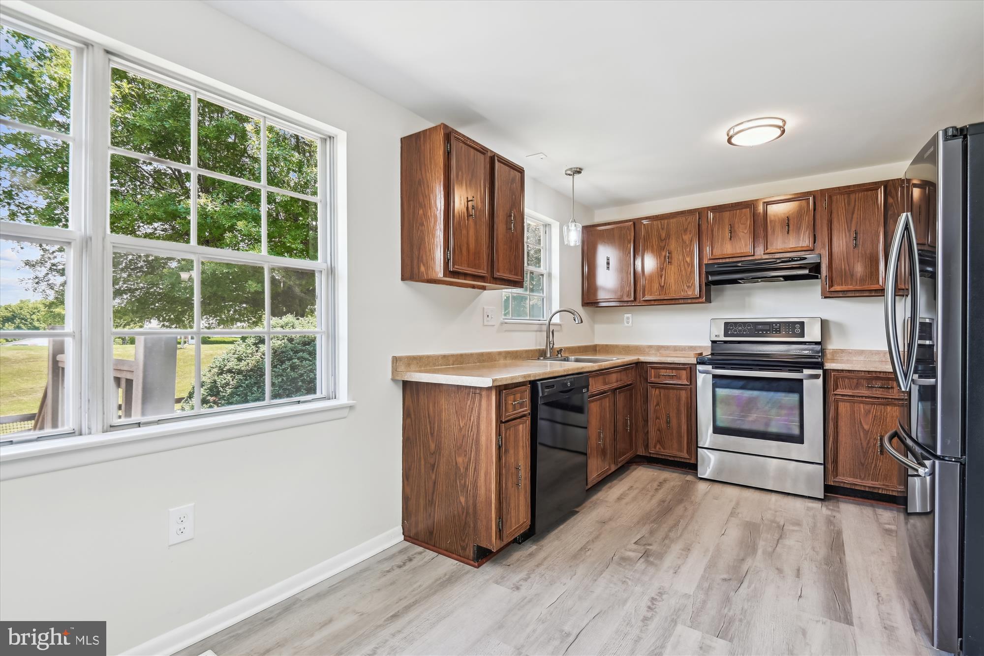 4837 Vicky Road Nottingham, MD 21236 - Photo 19 of 40 Kitchen