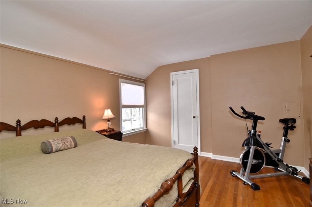 1379 Cranover Road Cleveland, OH 44124 - Photo 14 of 20 Primary Bedroom