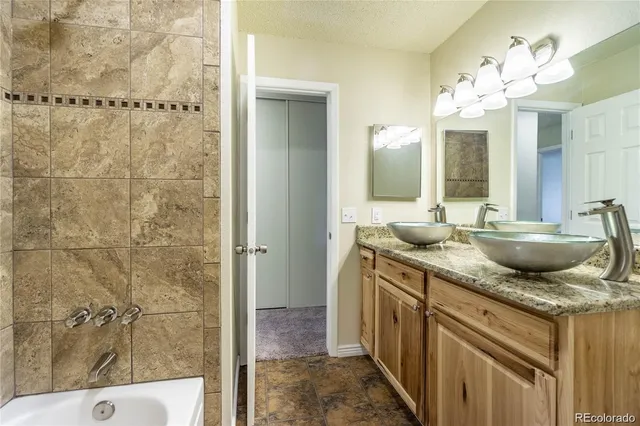 $1,750 | 2225 South Jasmine Street, Unit 317, Denver, CO 80222