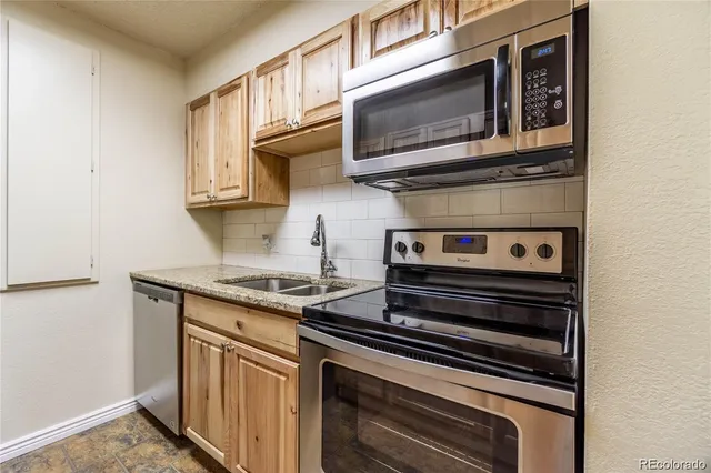 $1,750 | 2225 South Jasmine Street, Unit 317, Denver, CO 80222