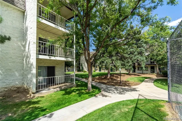$1,750 | 2225 South Jasmine Street, Unit 317, Denver, CO 80222