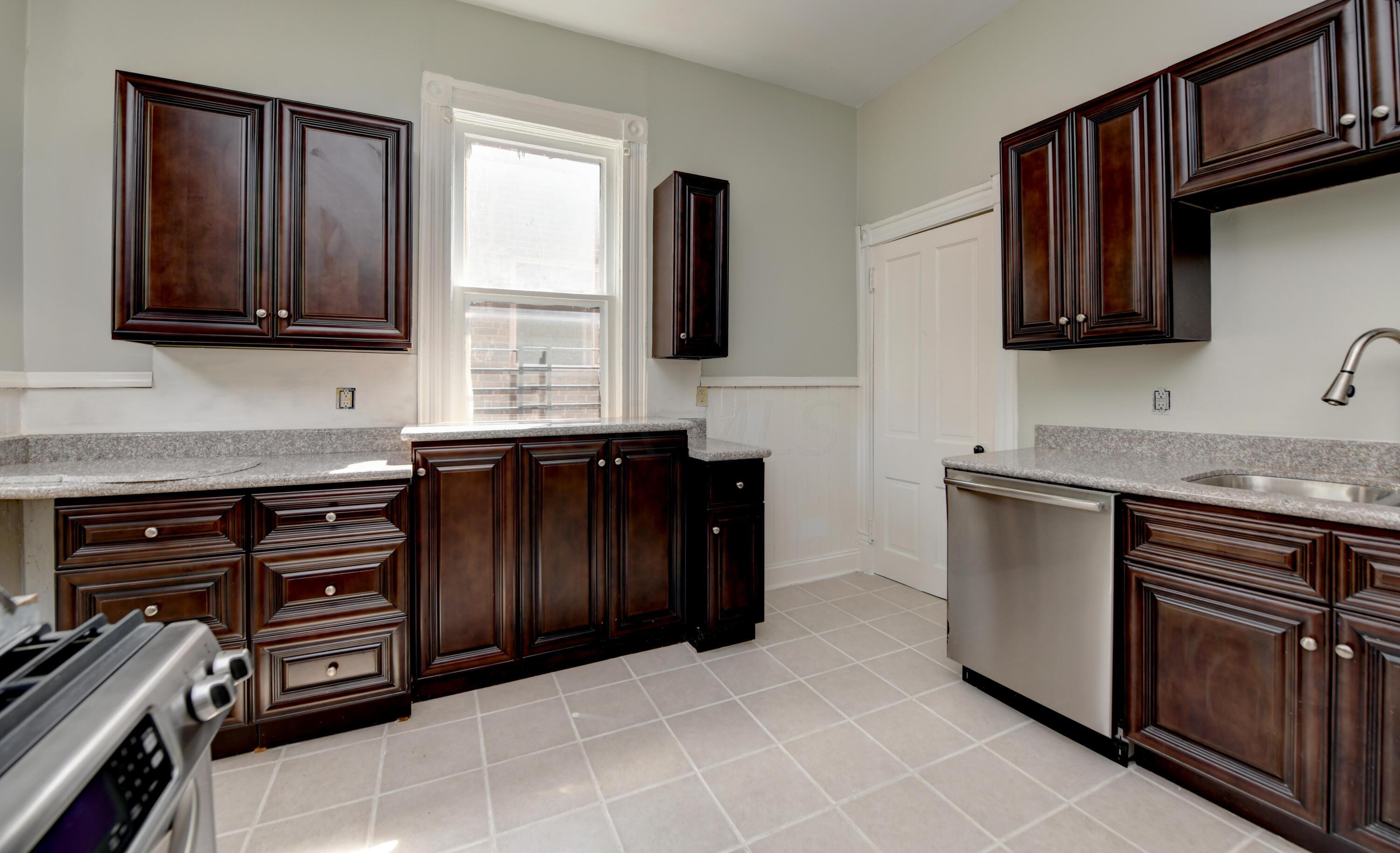 1032 Bryden Road Columbus, OH 43205 - Photo 11 of 26 Kitchen