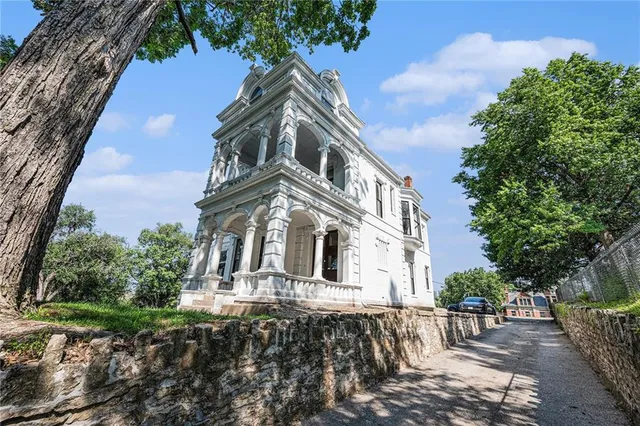 $475,000 | 1311 Francis Street, St. Joseph, MO 64501