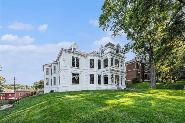 $475,000 | 1311 Francis Street, St. Joseph, MO 64501