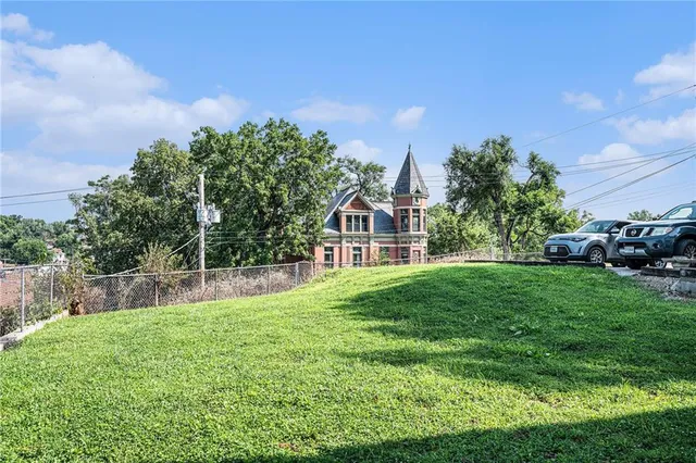 $475,000 | 1311 Francis Street, St. Joseph, MO 64501