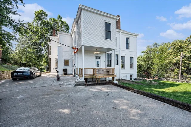 $475,000 | 1311 Francis Street, St. Joseph, MO 64501