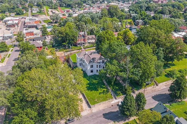 $475,000 | 1311 Francis Street, St. Joseph, MO 64501