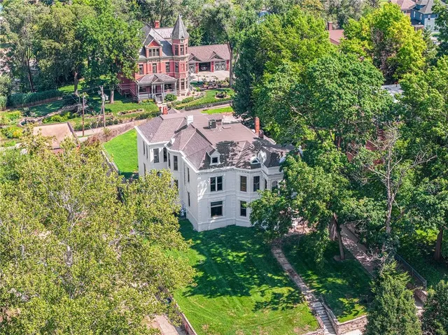 $475,000 | 1311 Francis Street, St. Joseph, MO 64501