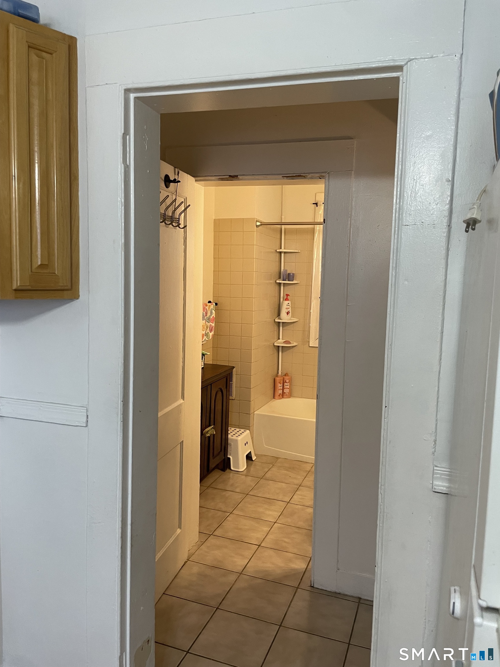 98 Carroll Avenue Bridgeport, CT 06607 - Photo 12 of 25