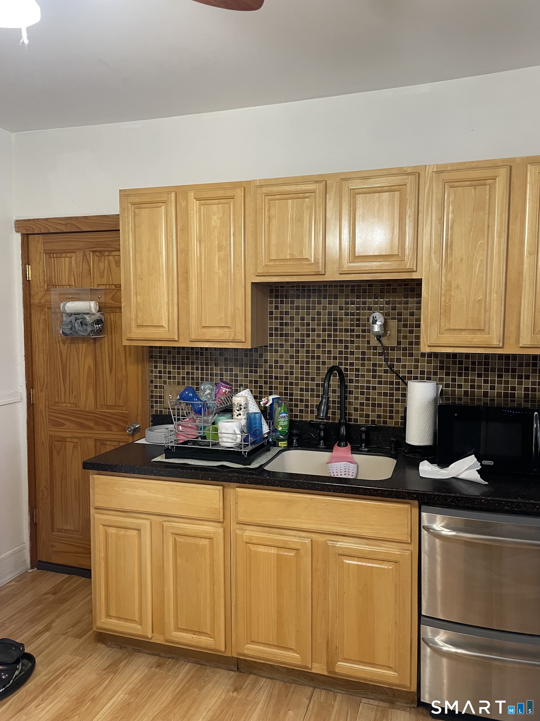 98 Carroll Avenue Bridgeport, CT 06607 - Photo 18 of 25