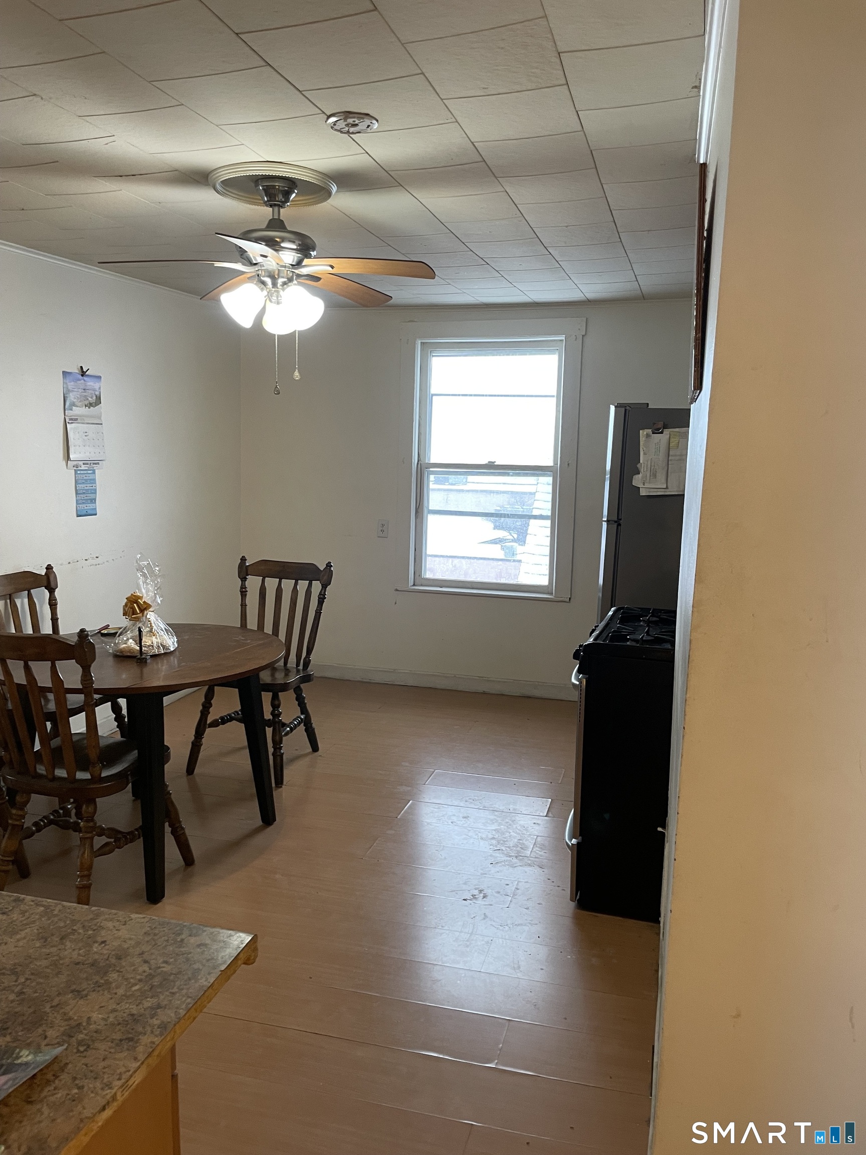 98 Carroll Avenue Bridgeport, CT 06607 - Photo 3 of 25