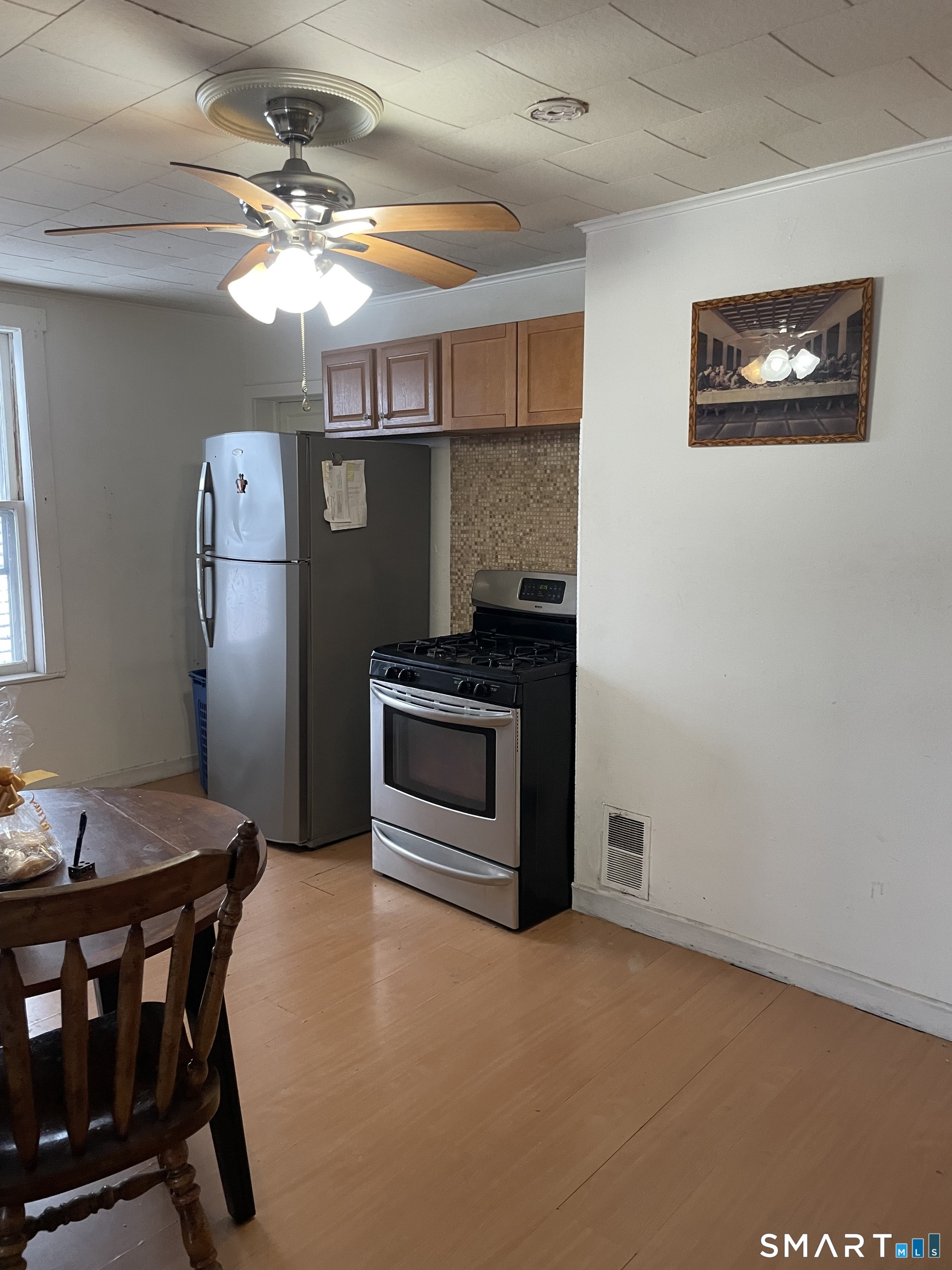 98 Carroll Avenue Bridgeport, CT 06607 - Photo 8 of 25