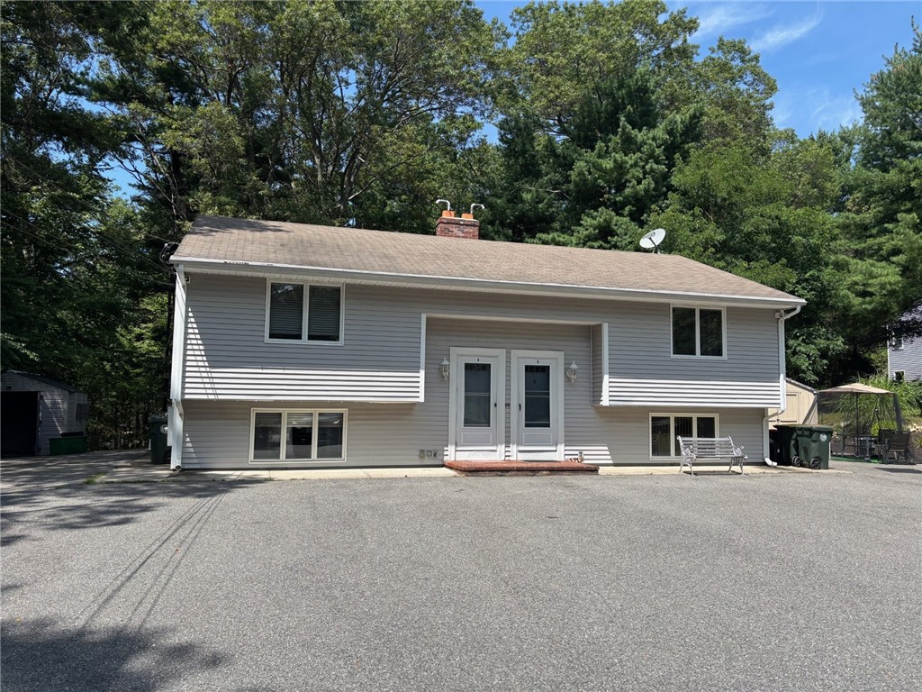 24 Whipple Road Smithfield, RI 02917 - Photo 3 of 5