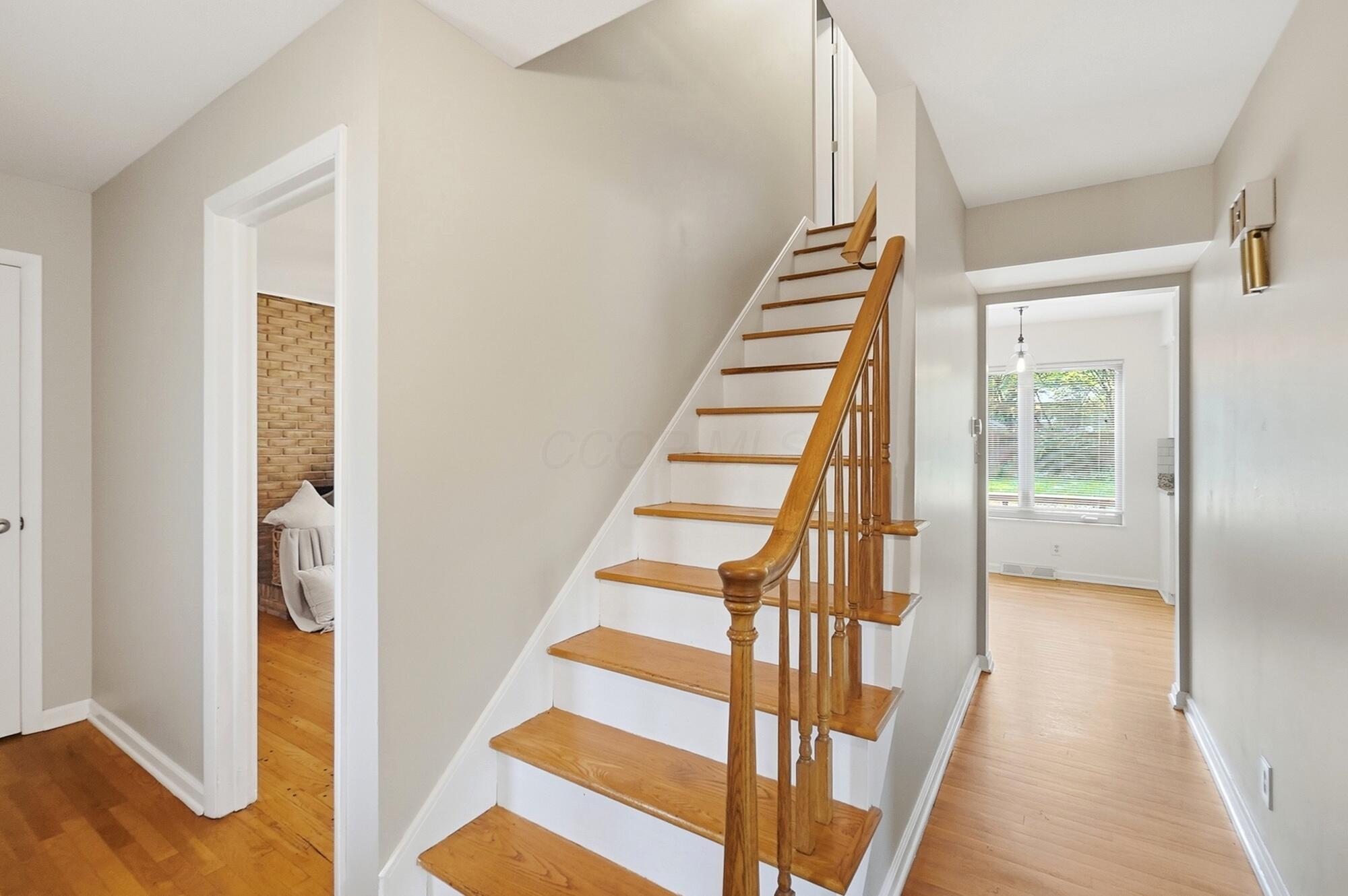 5999 Rocky Rill Road Columbus, OH 43235 - Photo 28 of 73 Staircase to 2nd Floor