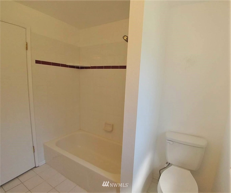 2401 Northeast 28th Street Renton, WA 98056 - Photo 14 of 19