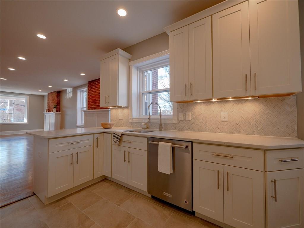 293 Fisk Street Pittsburgh, PA 15201 - Photo 6 of 24 Gallery Image 6