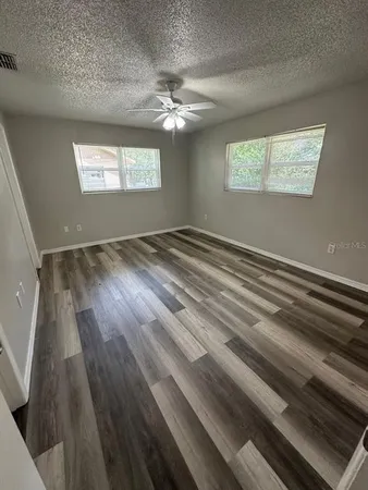 a view of empty room with window