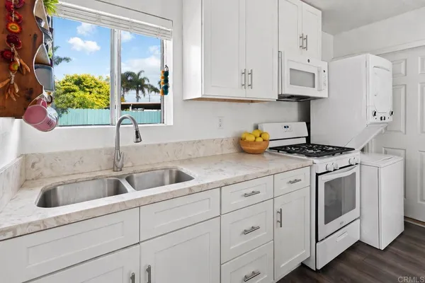 $2,400 | 1312 Missouri Avenue, Oceanside, CA 92054