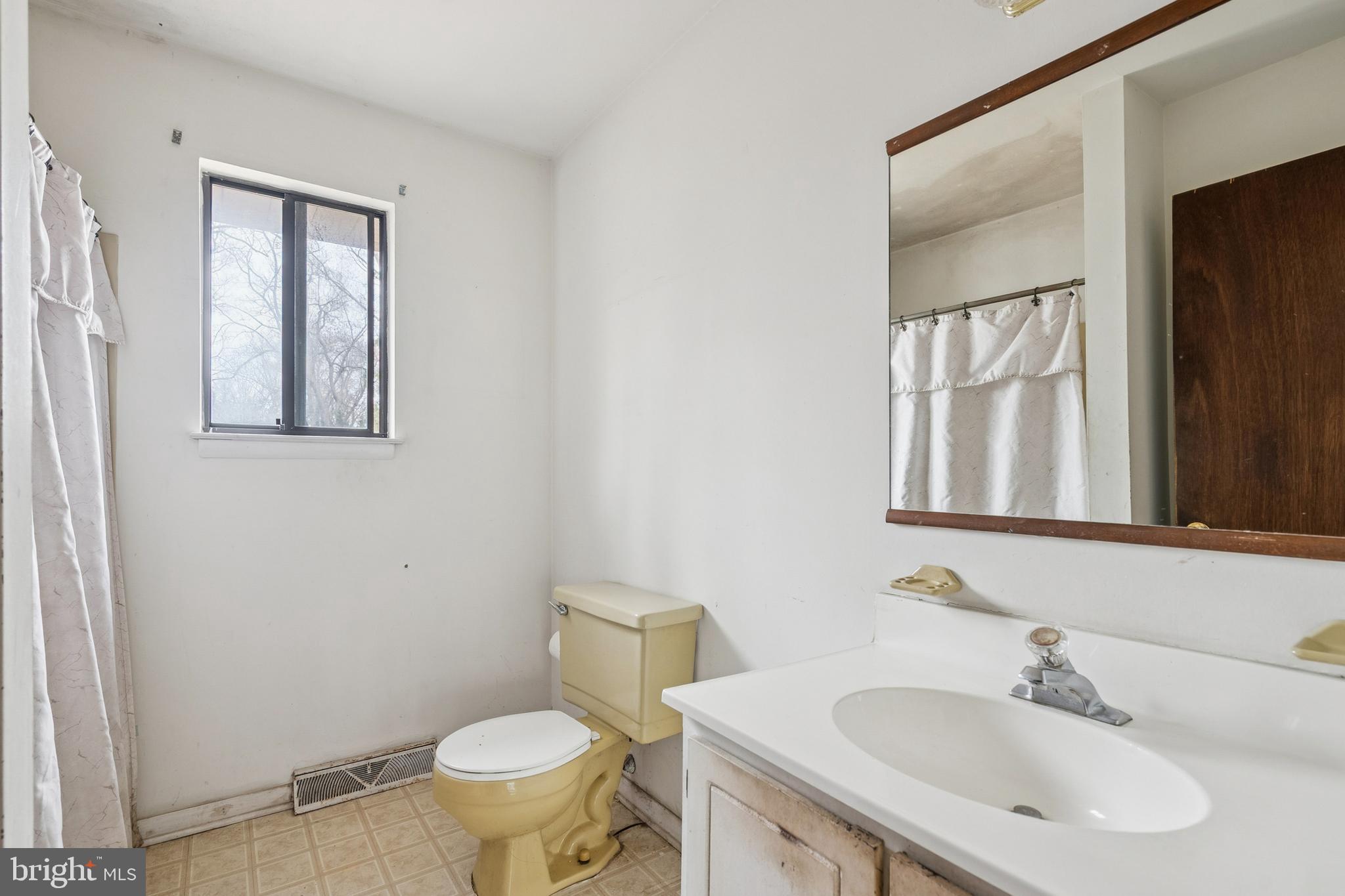 13 Hidden Drive Lindenwold, NJ 08021 - Photo 15 of 24