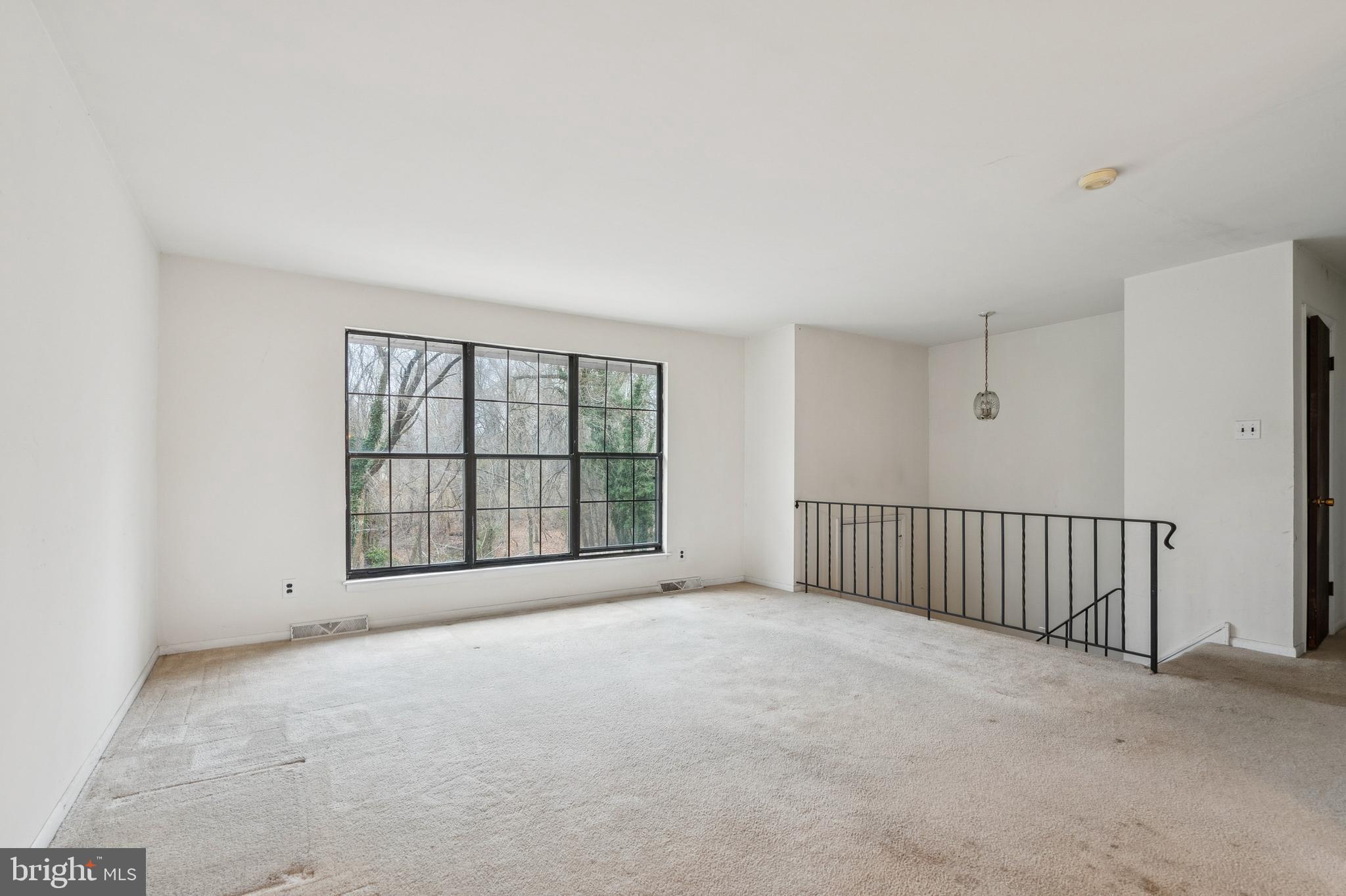 13 Hidden Drive Lindenwold, NJ 08021 - Photo 5 of 24