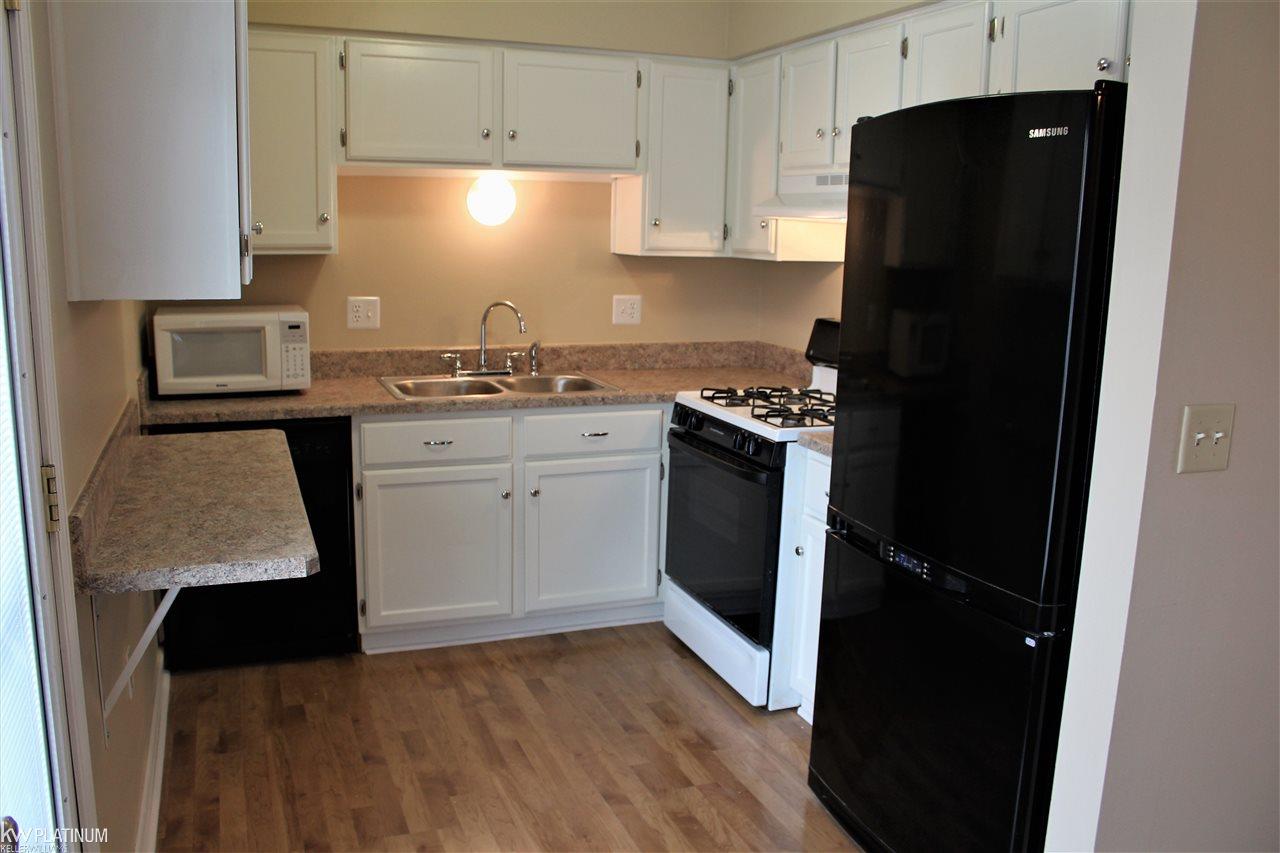 48608 Sugarbush Road New Baltimore, MI 48047 - Photo 14 of 21 31335223-13.JPG