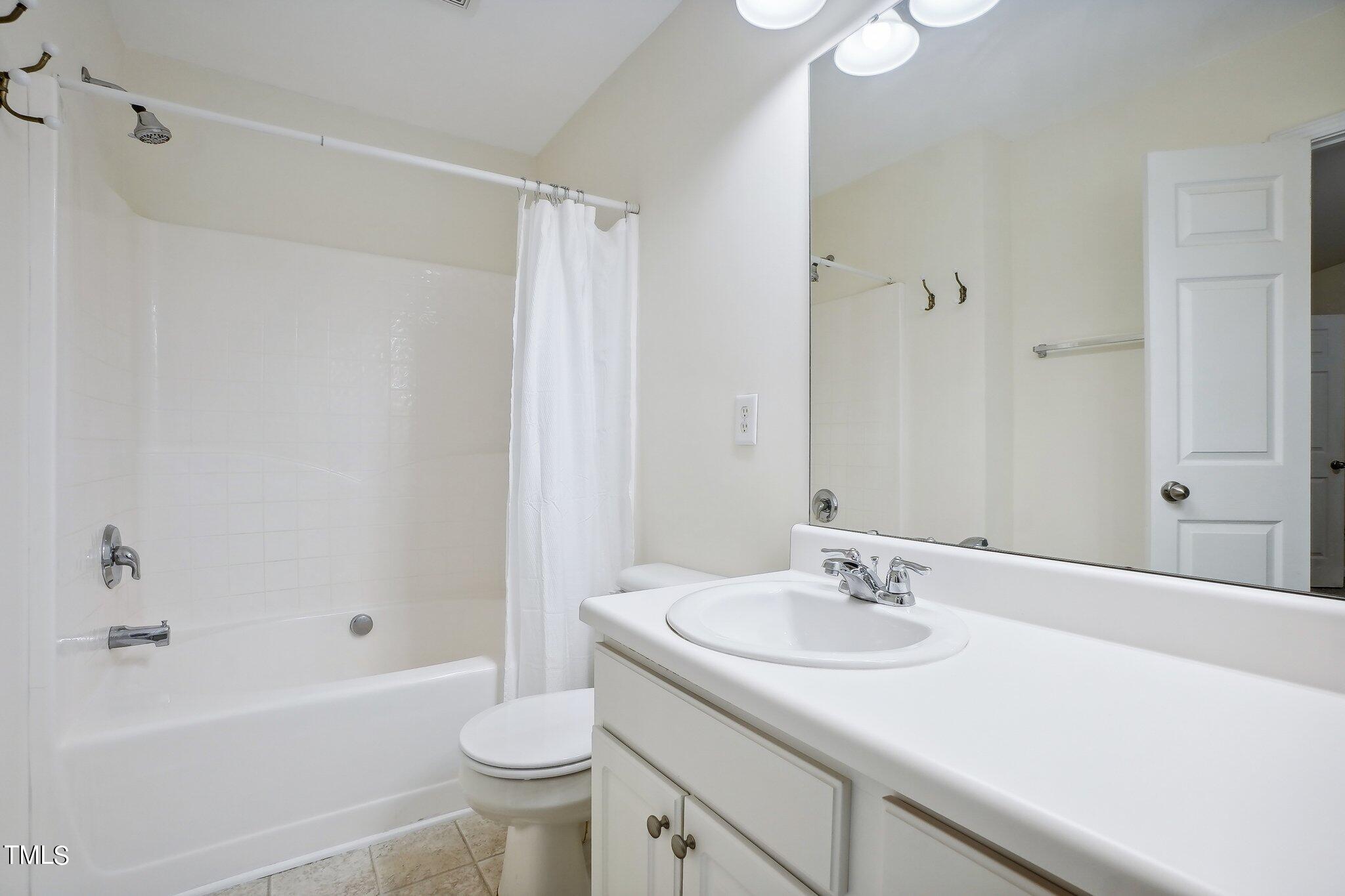 8207 Clasara Circle Raleigh, NC 27613 - Photo 22 of 27 Clasara Cir-020