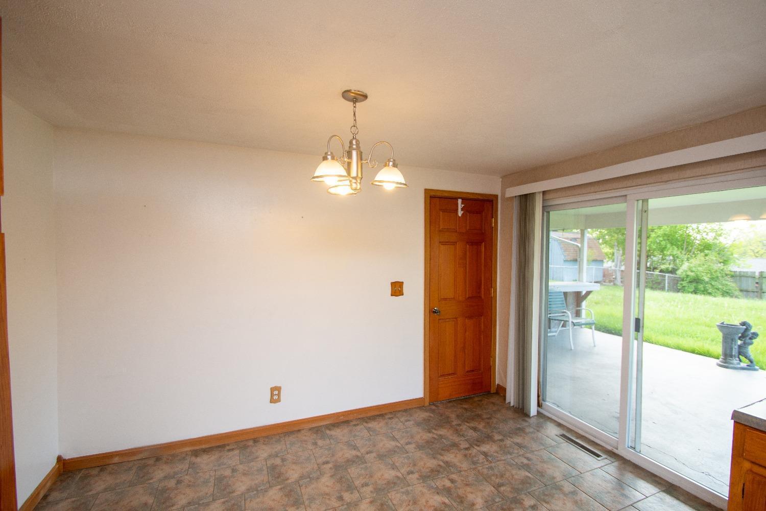 687 Castro Lane Springdale, OH 45246 - Photo 9 of 24