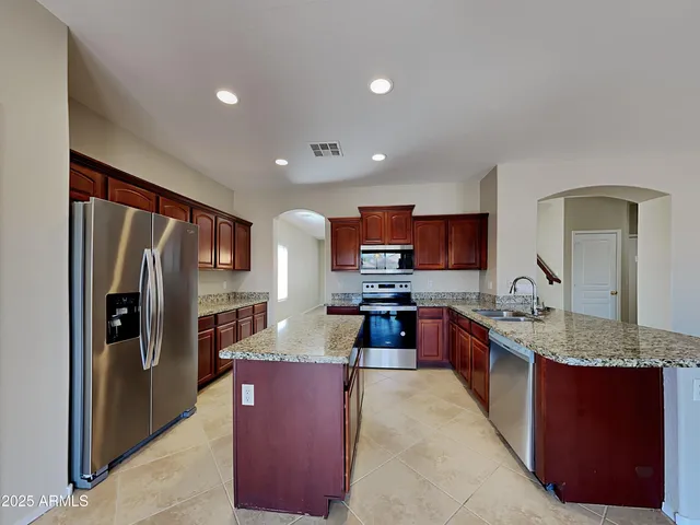 $2,600 | 46008 West Amsterdam Road, Maricopa, AZ 85139