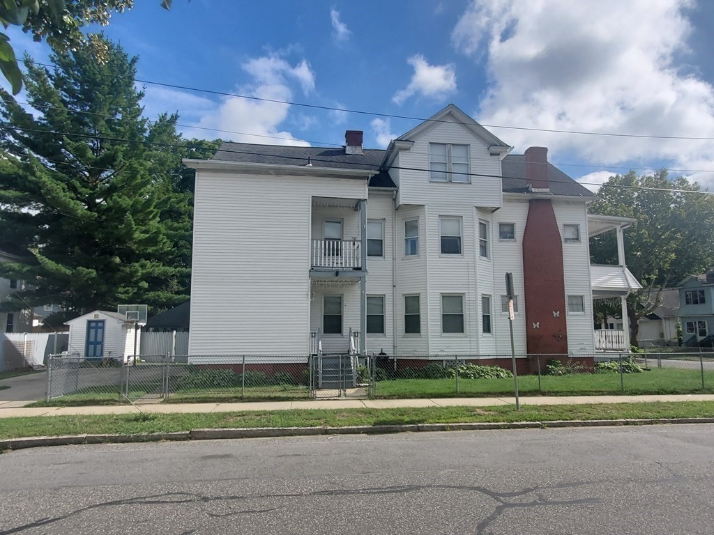 57-59 Groveland Street Springfield, MA 01108 - Photo 6 of 21 Gallery Image 6
