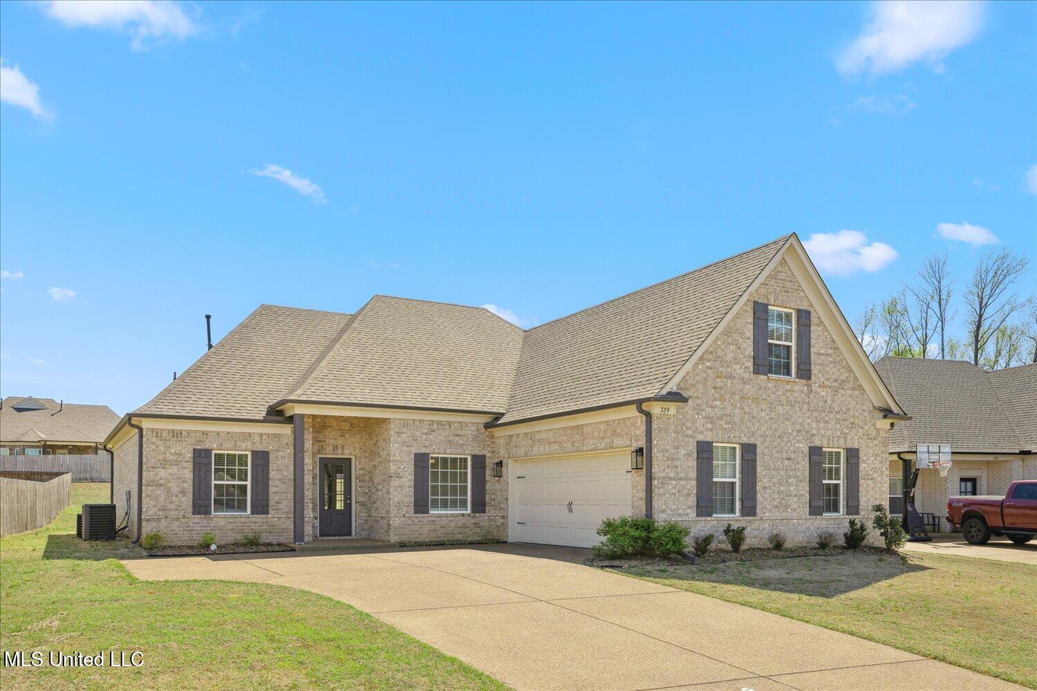 729 Rikard Drive Hernando, MS 38632 - Photo 2 of 27 02-02-2095740sj-729 Rikard Dr