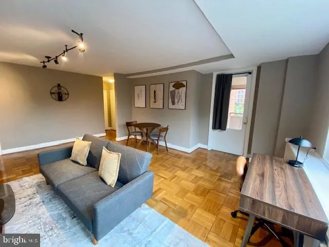 $2,500 | 1121 Arlington Boulevard, Unit 243, Arlington, VA 22209