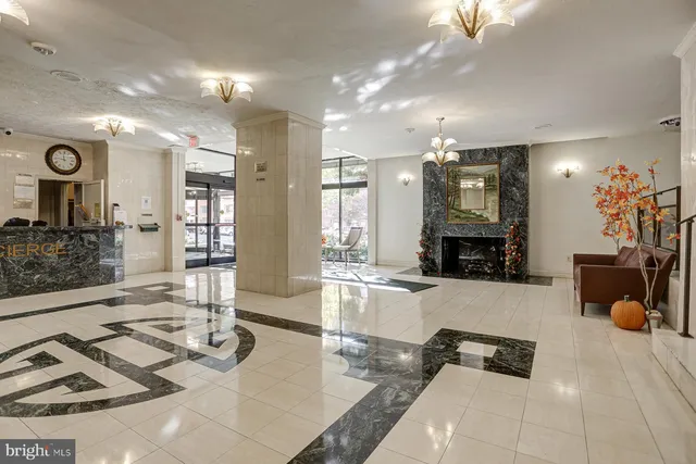 $2,500 | 1121 Arlington Boulevard, Unit 243, Arlington, VA 22209