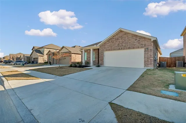 $2,400 | 1669 Hossler Trail, Haslet, TX 76052