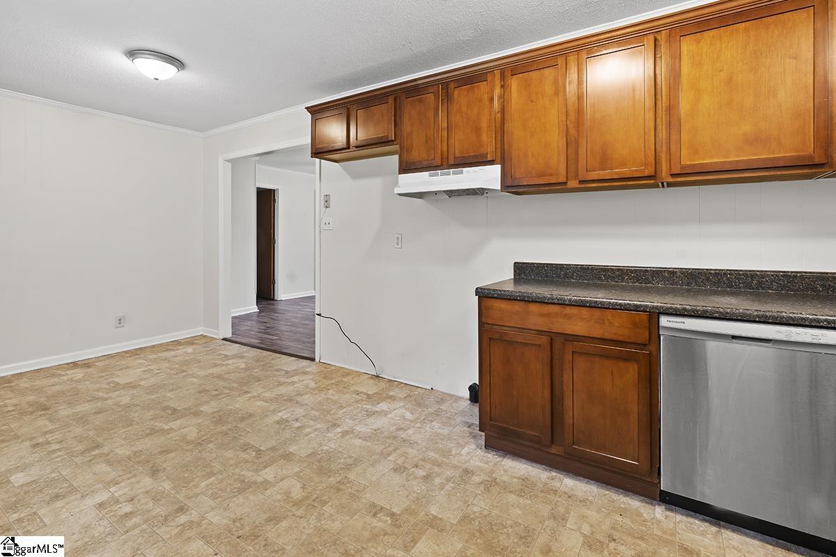 107 Avondale Road Greenwood, SC 29649 - Photo 3 of 14