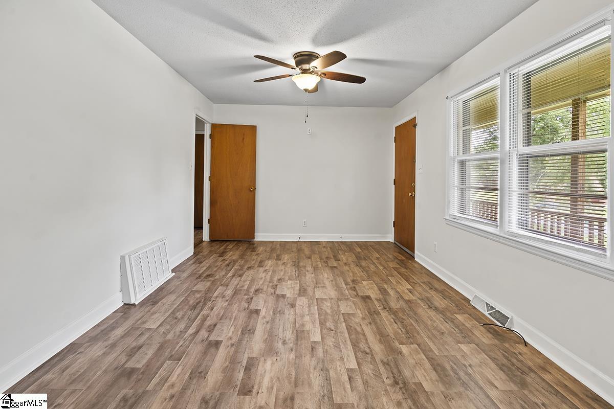 107 Avondale Road Greenwood, SC 29649 - Photo 8 of 14