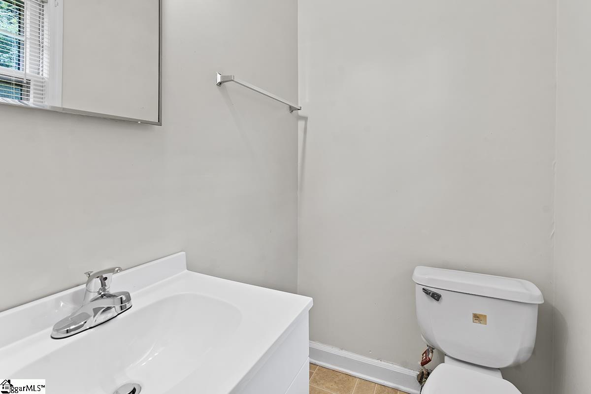 107 Avondale Road Greenwood, SC 29649 - Photo 10 of 14