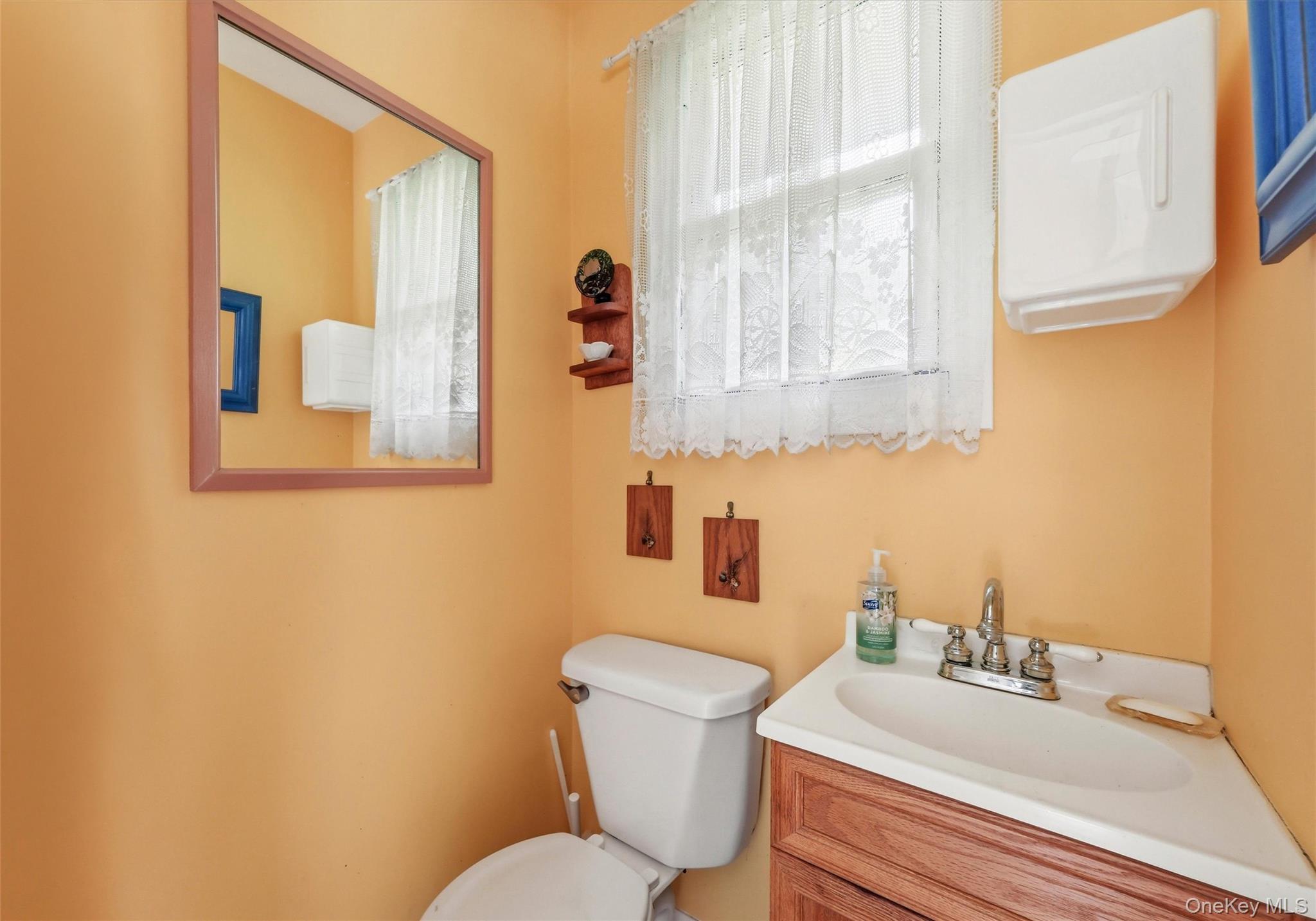 86 Old Balmville Road Newburgh, NY 12550 - Photo 17 of 47