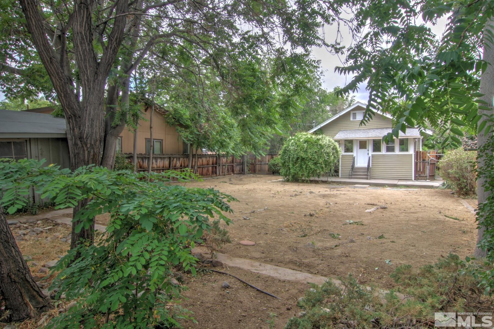 440 East 8th Street Reno, NV 89512 - Photo 18 of 23 a front view of a house with garden