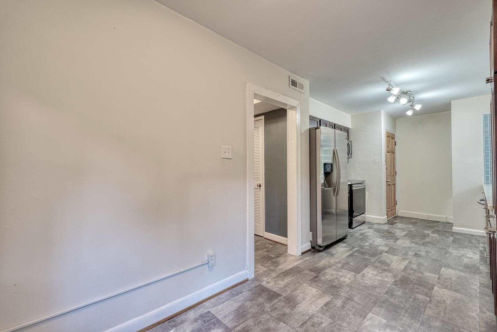 724 Ridgedale Drive Spartanburg, SC 29306 - Photo 6 of 36 Gallery Image 6