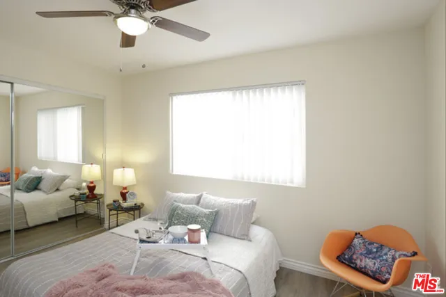 $1,950 | 536 South Manhattan Place, Unit 424, Los Angeles, CA 90020