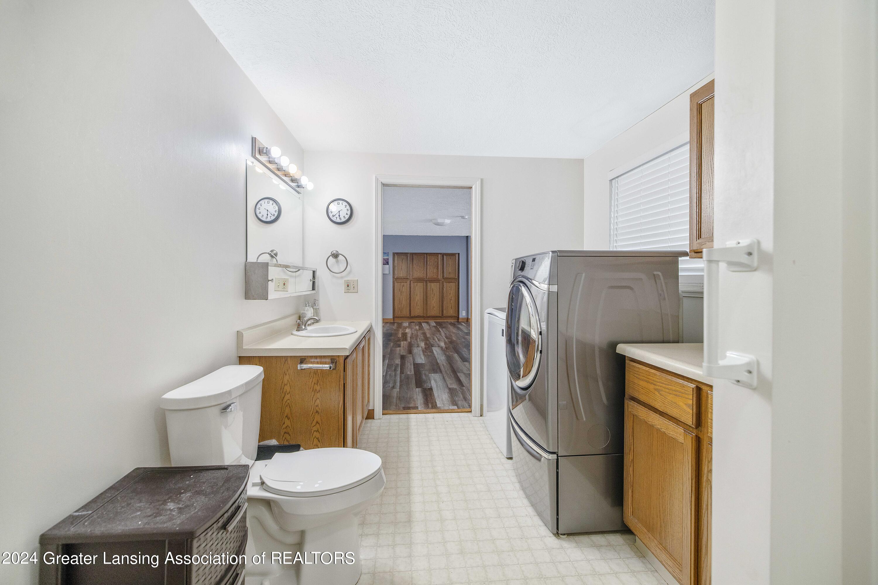609 Clement Road Lansing, MI 48917 - Photo 20 of 36 AKP_4250