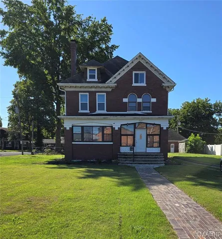 $299,900 | 710 St Louis Road, Collinsville, IL 62234