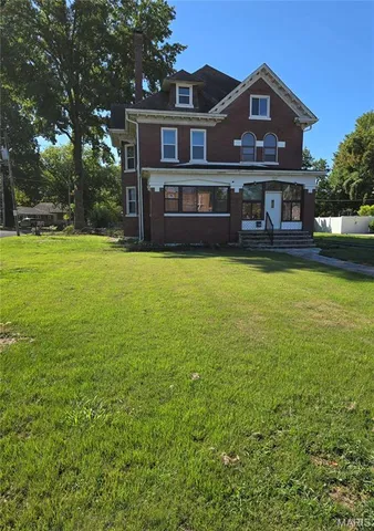 $299,900 | 710 St Louis Road, Collinsville, IL 62234