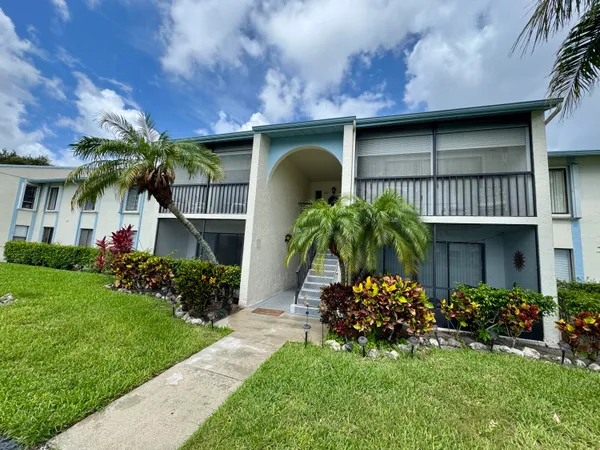 $1,900 | 1119 Green Pine Boulevard, Unit C1, West Palm Beach, FL 33409